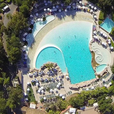 Les Restanques Du Golfe De Saint-tropez - Maeva Grimaud