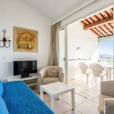 Les Restanques Du Golfe De Saint-tropez - Maeva Grimaud